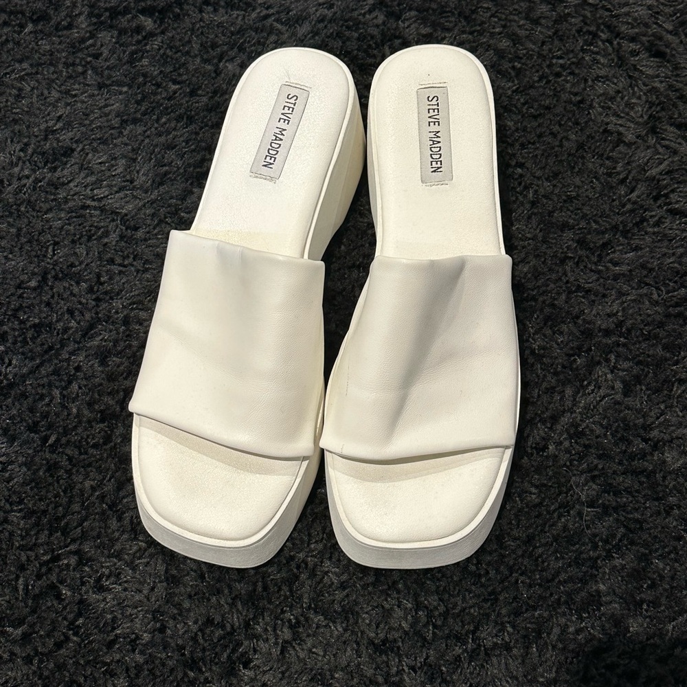 Steve Madden White sandals with Square-Toe Design - Picture 2 of 9